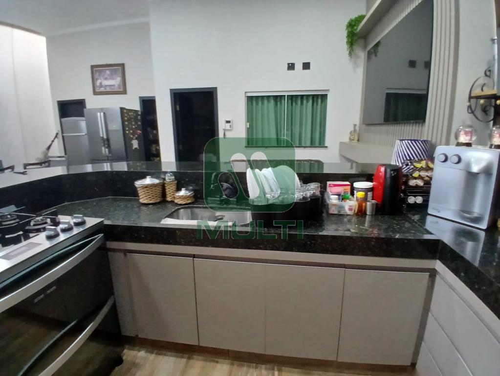 Prédio Inteiro à venda com 3 quartos, 180m² - Foto 51