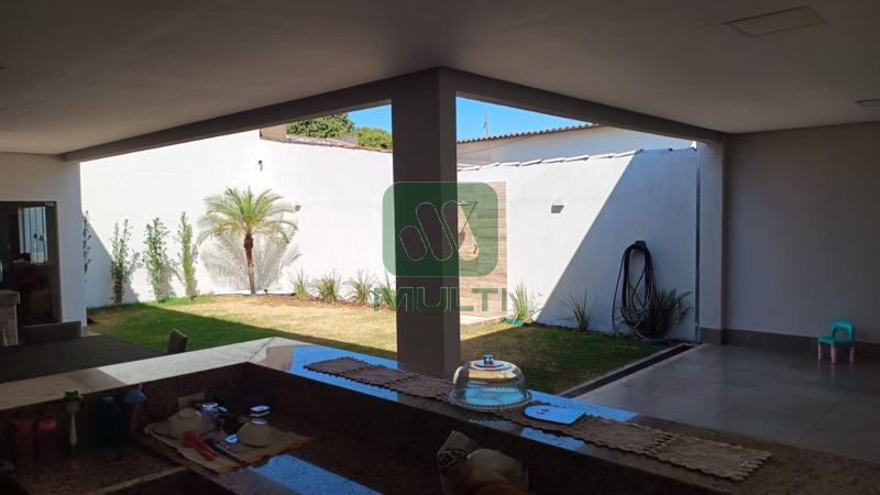 Casa à venda com 4 quartos, 227m² - Foto 25