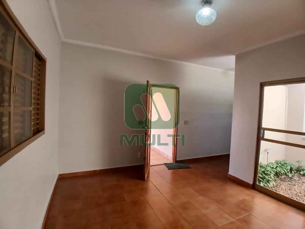 Casa à venda com 4 quartos, 219m² - Foto 9