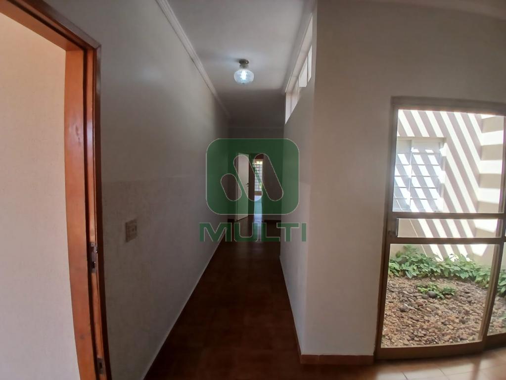 Casa à venda com 4 quartos, 219m² - Foto 12