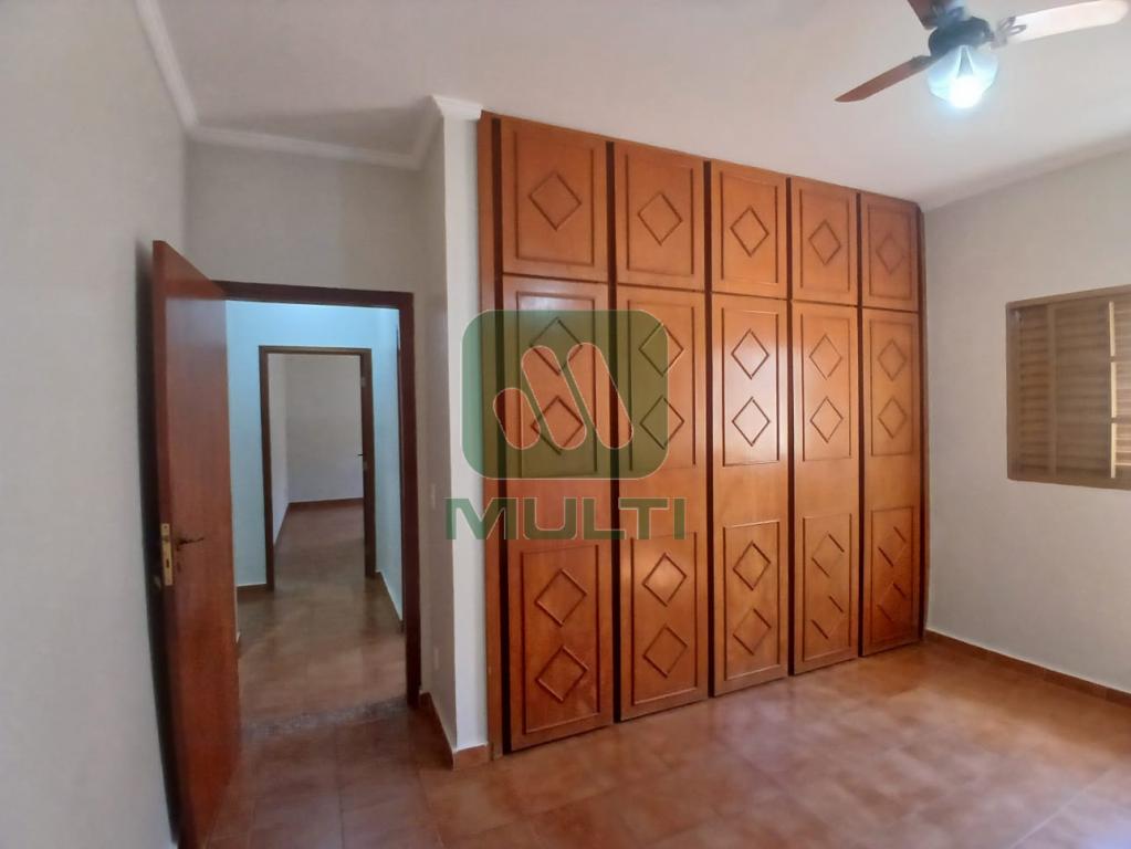 Casa à venda com 4 quartos, 219m² - Foto 22