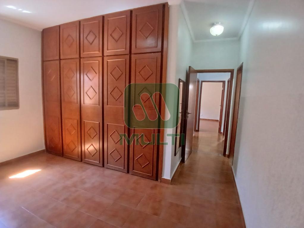 Casa à venda com 4 quartos, 219m² - Foto 31