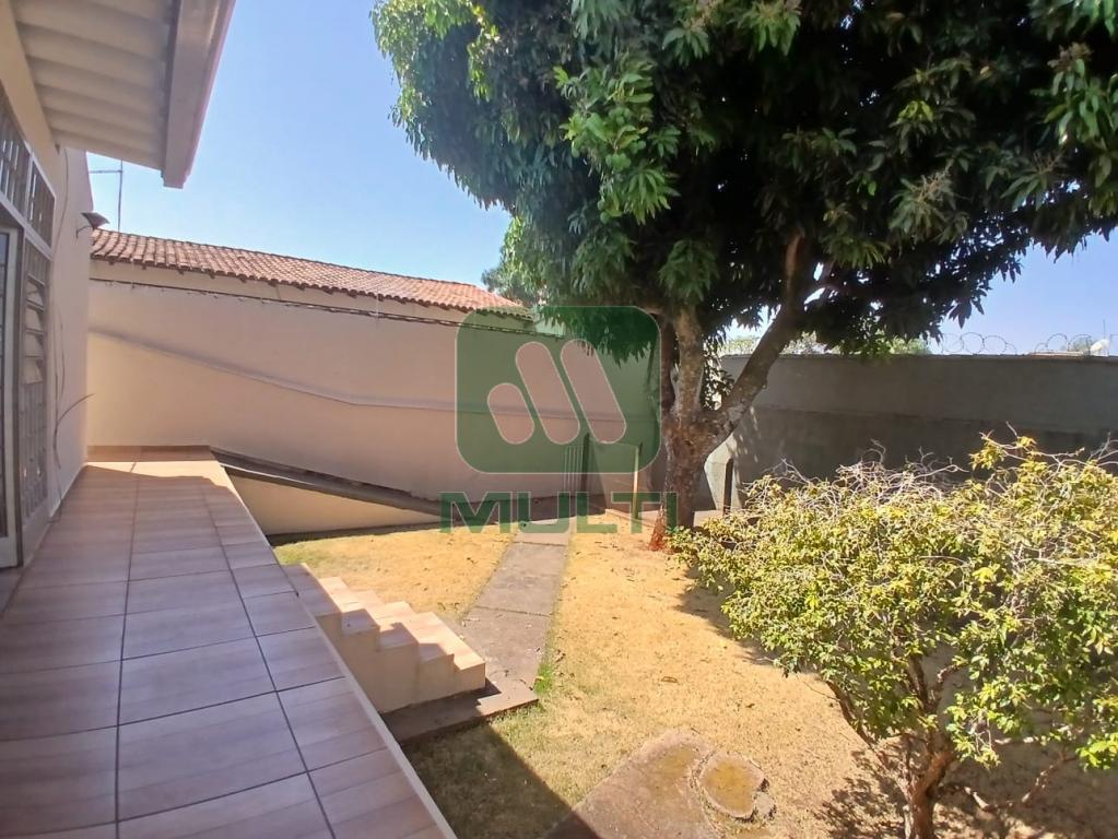 Casa à venda com 4 quartos, 219m² - Foto 40