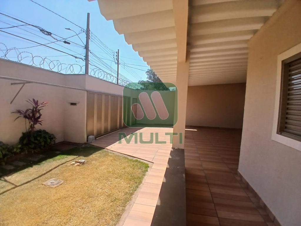 Casa à venda com 4 quartos, 219m² - Foto 44