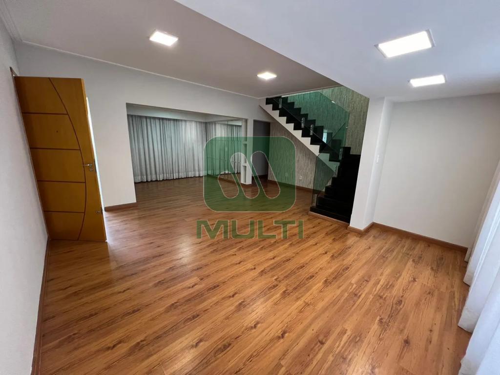 Cobertura à venda com 3 quartos, 210m² - Foto 1