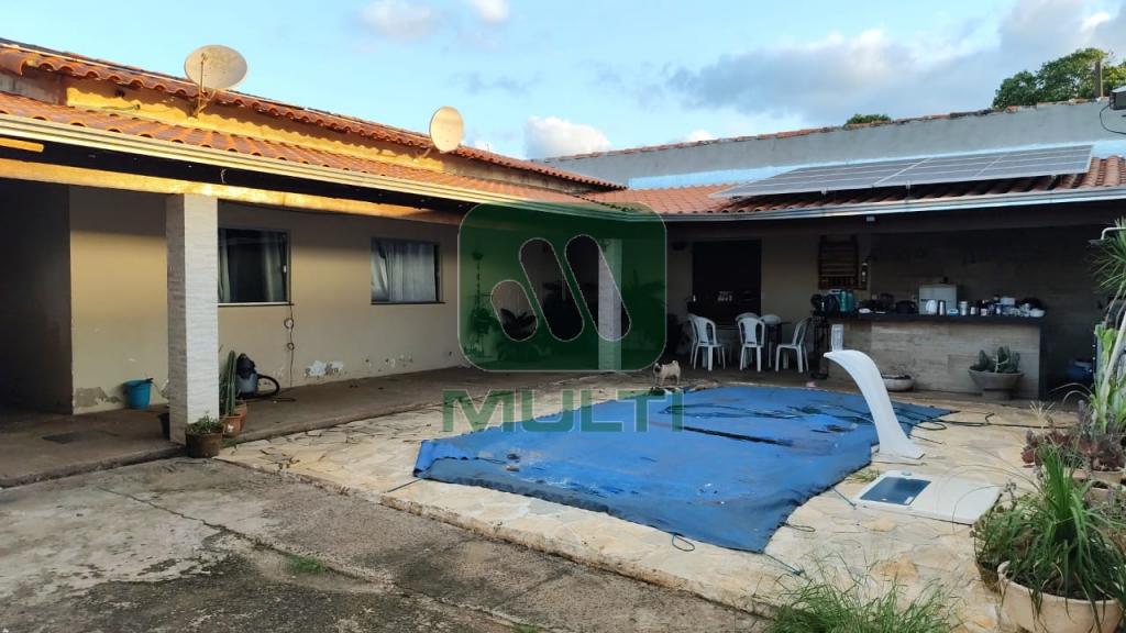 Casa à venda com 4 quartos, 104m² - Foto 2