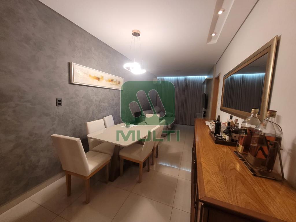 Apartamento à venda com 3 quartos, 76m² - Foto 4