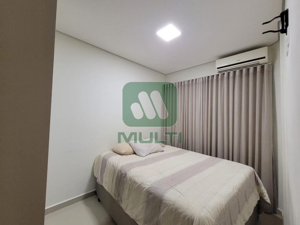 Apartamento à venda com 3 quartos, 76m² - Foto 13