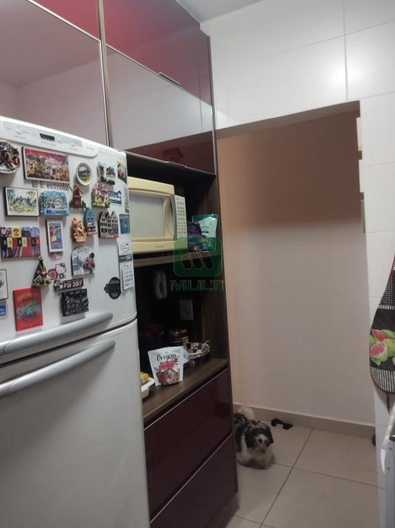 Apartamento à venda com 2 quartos, 70m² - Foto 4