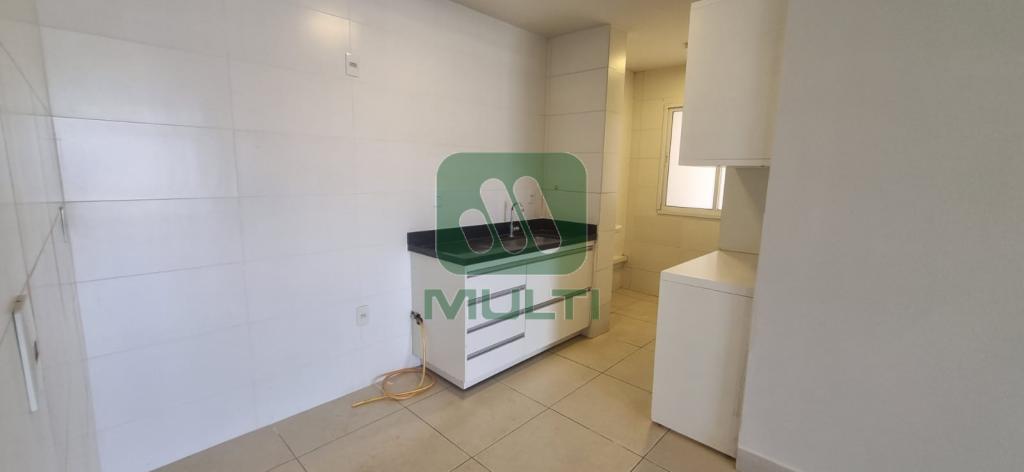 Apartamento à venda com 2 quartos, 71m² - Foto 4