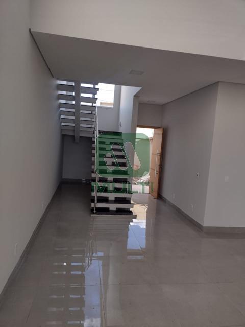 Casa à venda com 3 quartos, 270m² - Foto 1