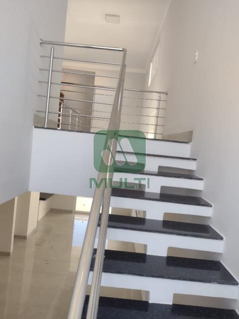 Casa à venda com 3 quartos, 270m² - Foto 8