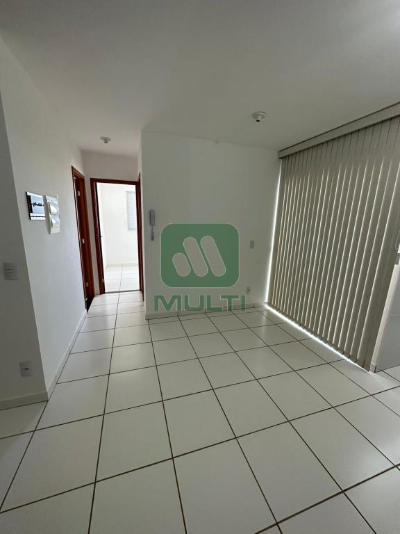 Apartamento à venda com 2 quartos, 68m² - Foto 3