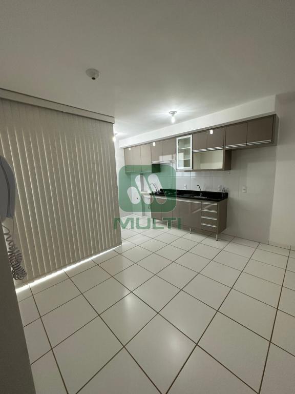 Apartamento à venda com 2 quartos, 68m² - Foto 4