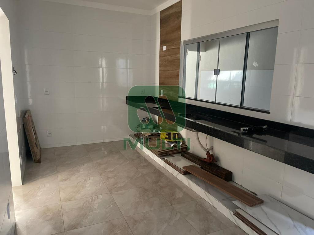 Casa à venda com 3 quartos, 170m² - Foto 4