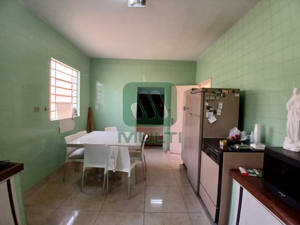 Casa à venda com 5 quartos, 311m² - Foto 5