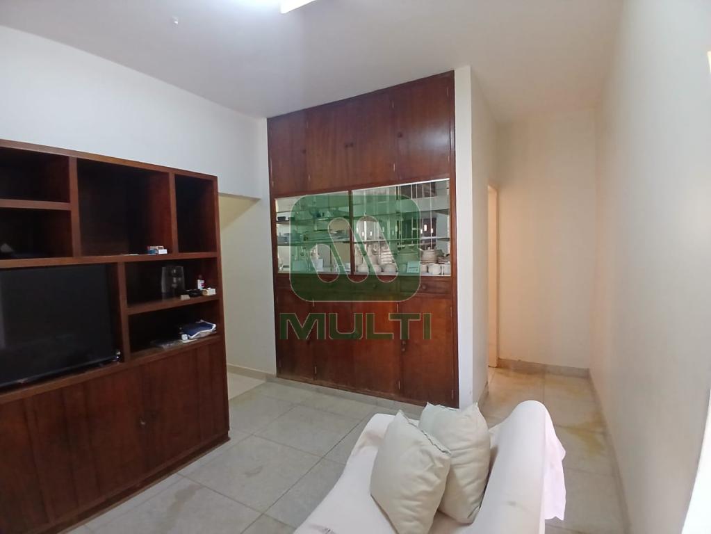 Casa à venda com 5 quartos, 311m² - Foto 8