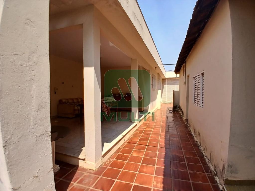 Casa à venda com 5 quartos, 311m² - Foto 35