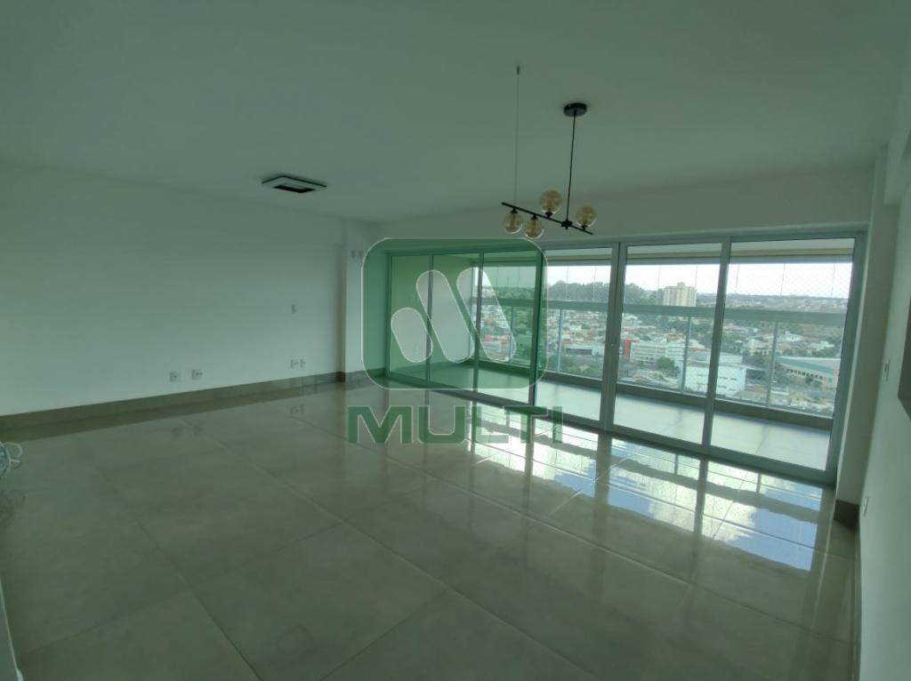 Apartamento à venda com 3 quartos, 166m² - Foto 1