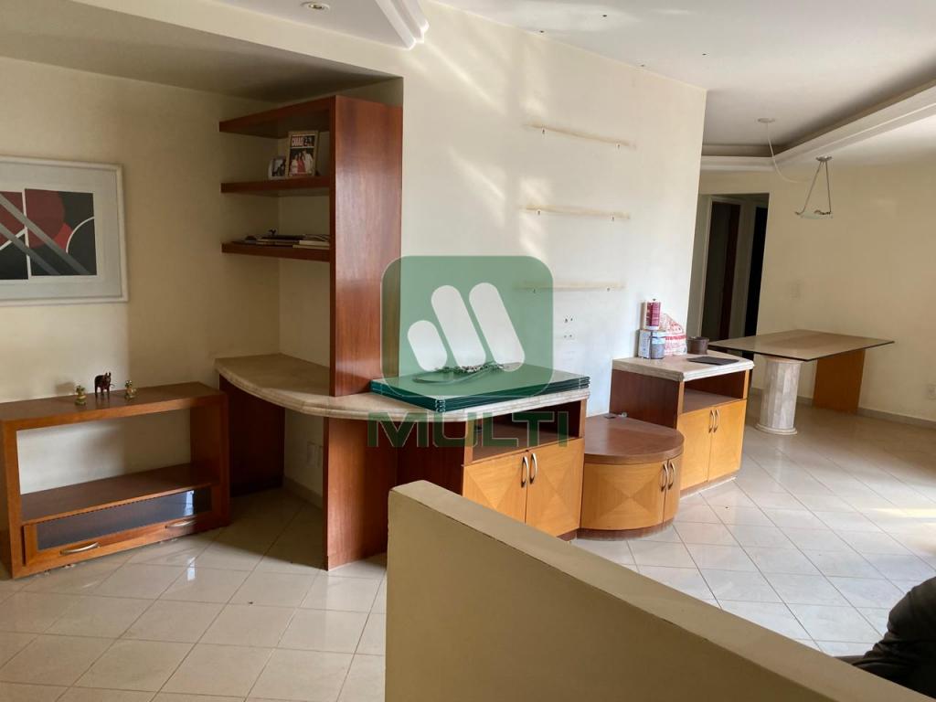 Apartamento à venda com 3 quartos, 111m² - Foto 1