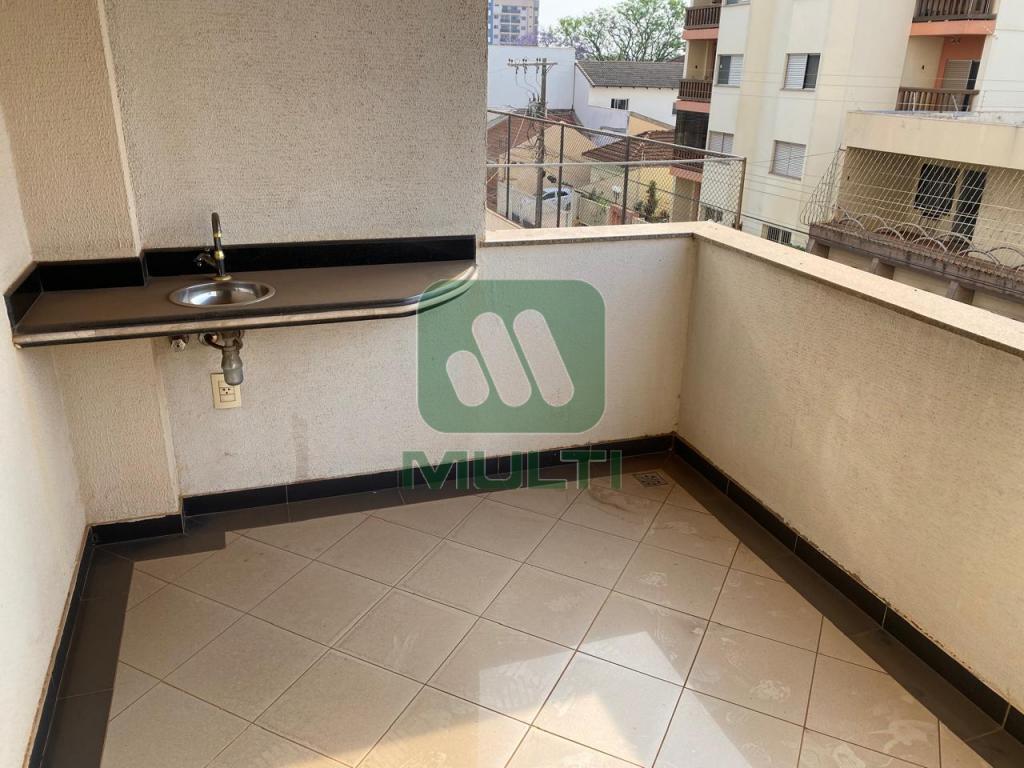 Apartamento à venda com 3 quartos, 111m² - Foto 3