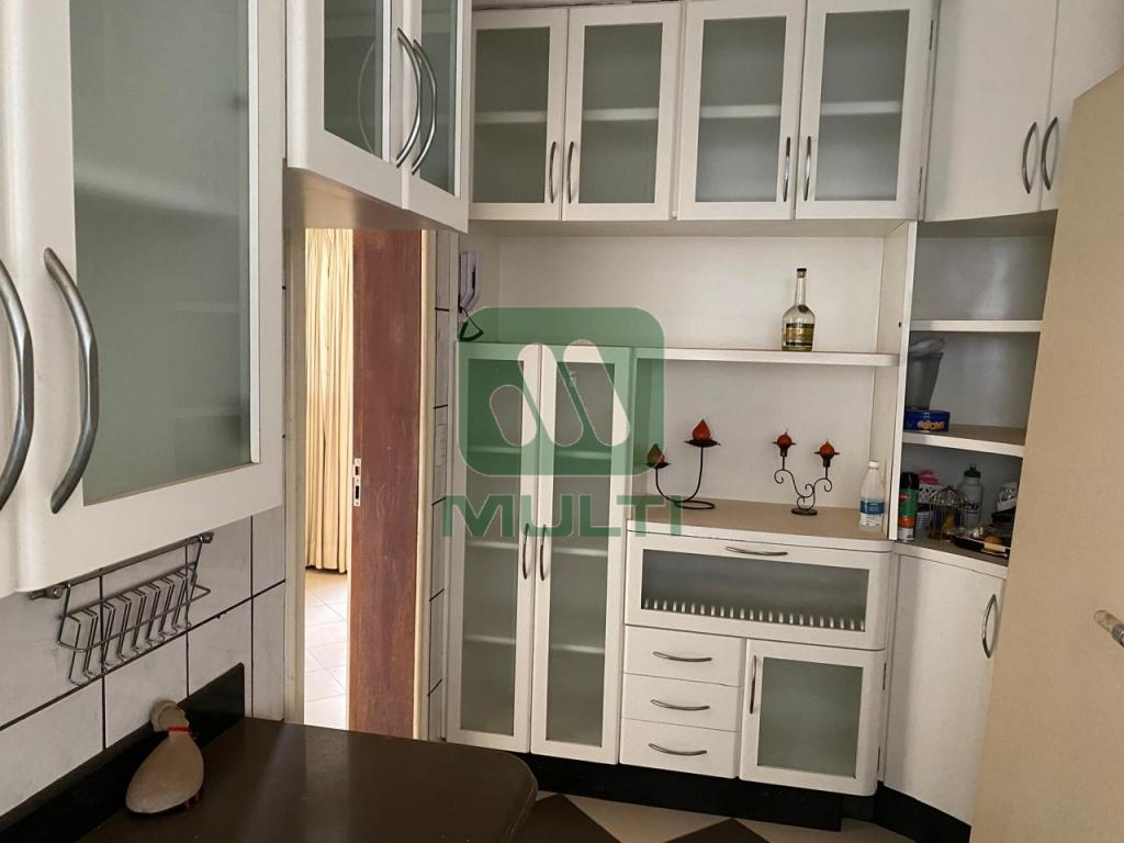 Apartamento à venda com 3 quartos, 111m² - Foto 7