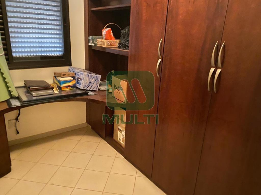 Apartamento à venda com 3 quartos, 111m² - Foto 13