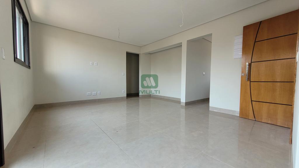 Apartamento à venda com 3 quartos, 83m² - Foto 3