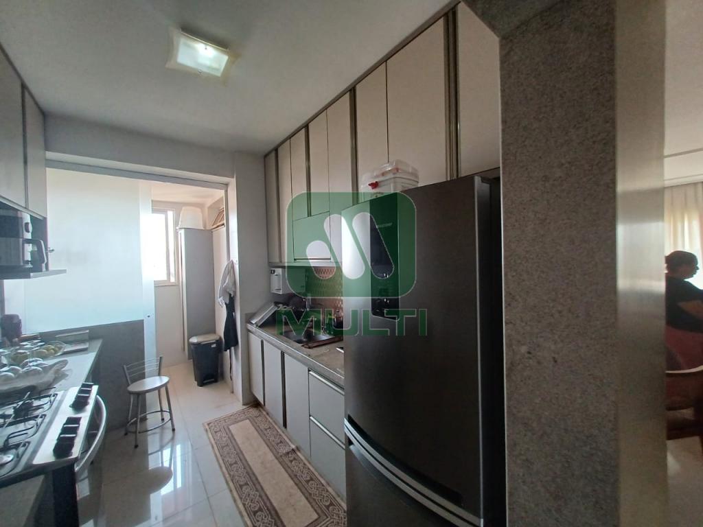 Apartamento à venda com 3 quartos, 85m² - Foto 9