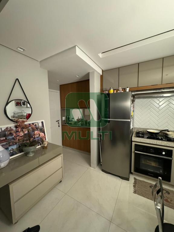 Apartamento à venda com 2 quartos, 63m² - Foto 2