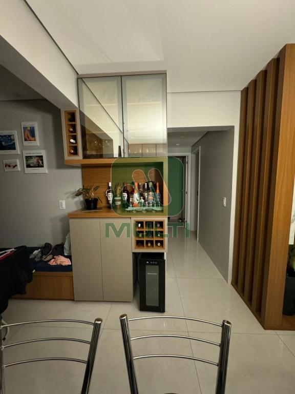 Apartamento à venda com 2 quartos, 63m² - Foto 3