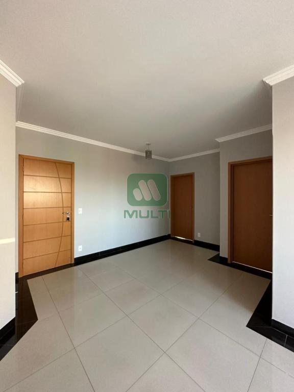 Apartamento à venda com 3 quartos, 80m² - Foto 4