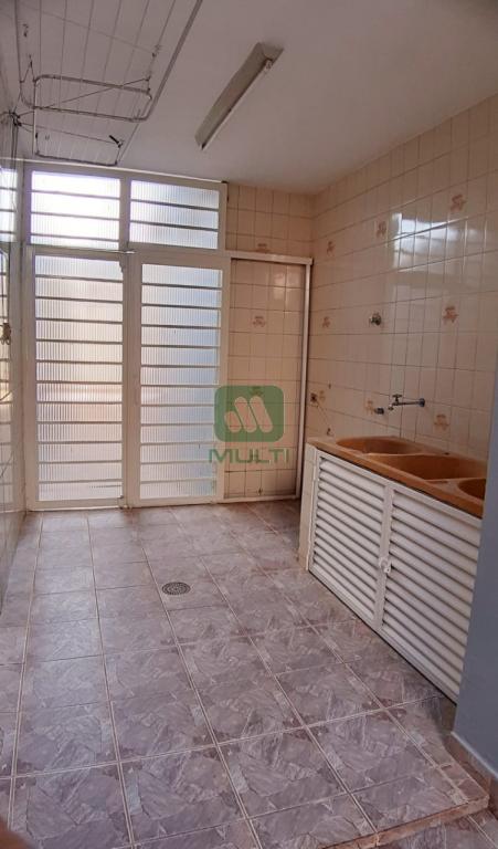 Casa à venda com 4 quartos, 300m² - Foto 6