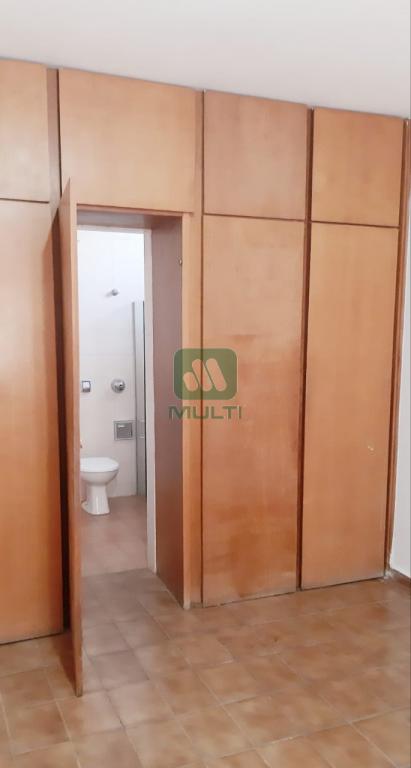 Casa à venda com 4 quartos, 300m² - Foto 11