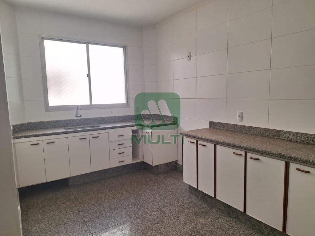 Apartamento à venda com 3 quartos, 112m² - Foto 4