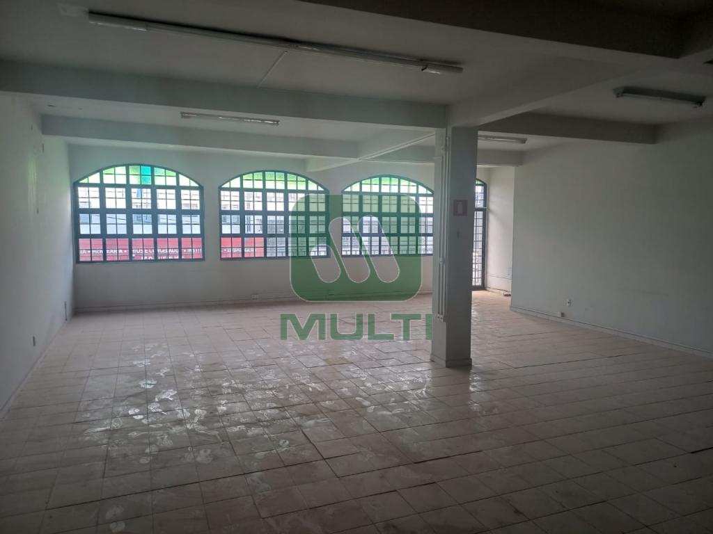 Prédio Inteiro à venda com 1 quarto, 600m² - Foto 3