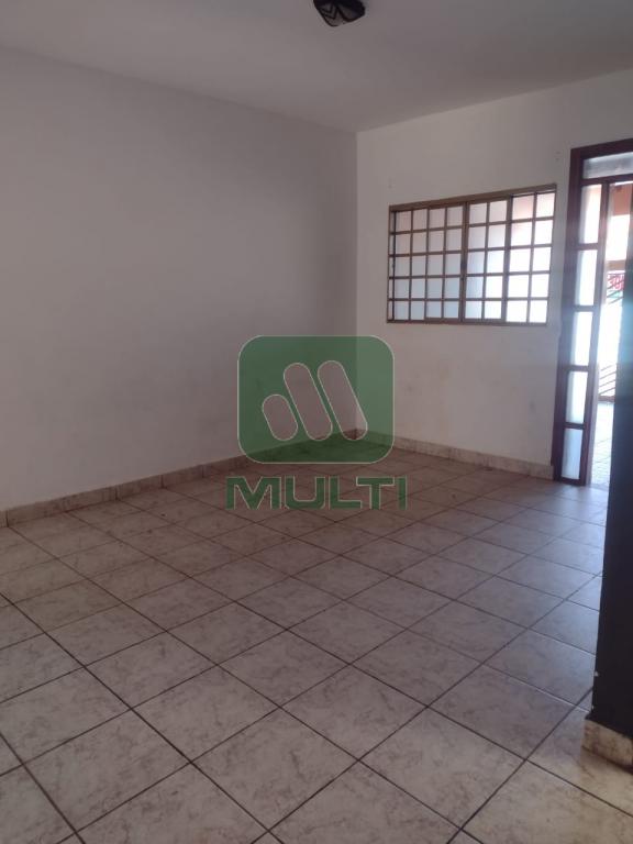 Casa à venda com 3 quartos, 150m² - Foto 1