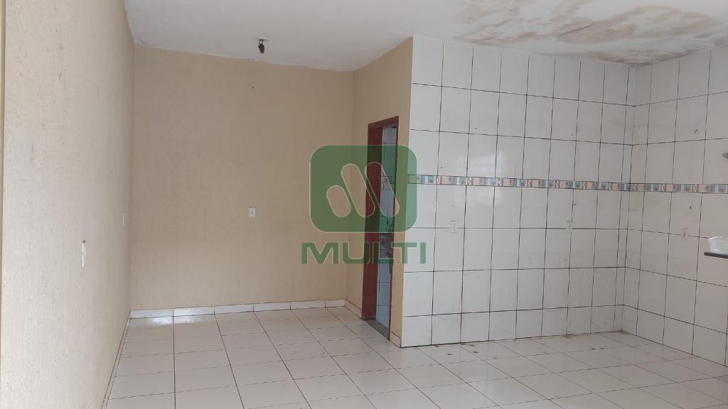 Casa à venda com 3 quartos, 150m² - Foto 3