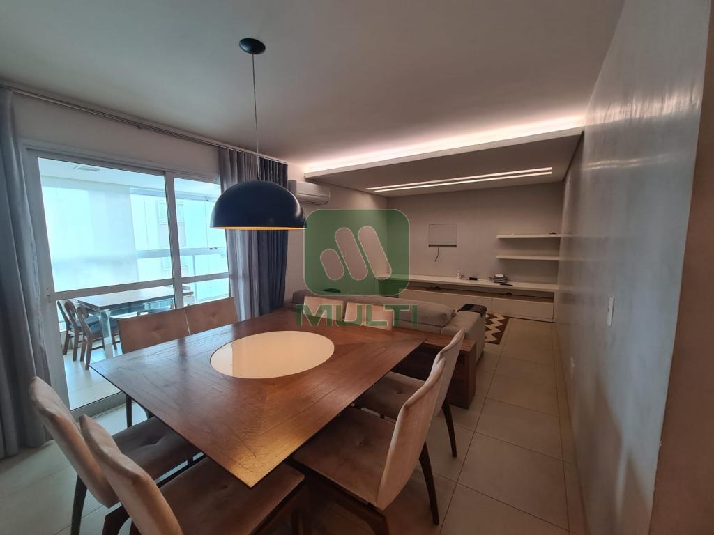 Apartamento à venda com 3 quartos, 105m² - Foto 1