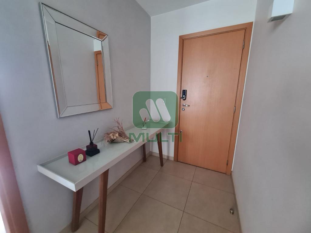 Apartamento à venda com 3 quartos, 105m² - Foto 2