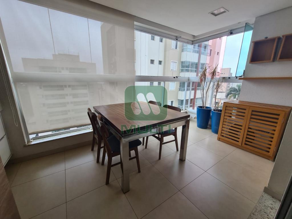 Apartamento à venda com 3 quartos, 105m² - Foto 4