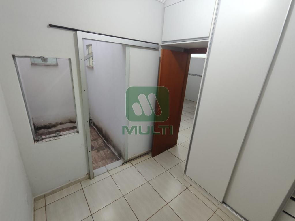 Casa à venda com 3 quartos, 70m² - Foto 10