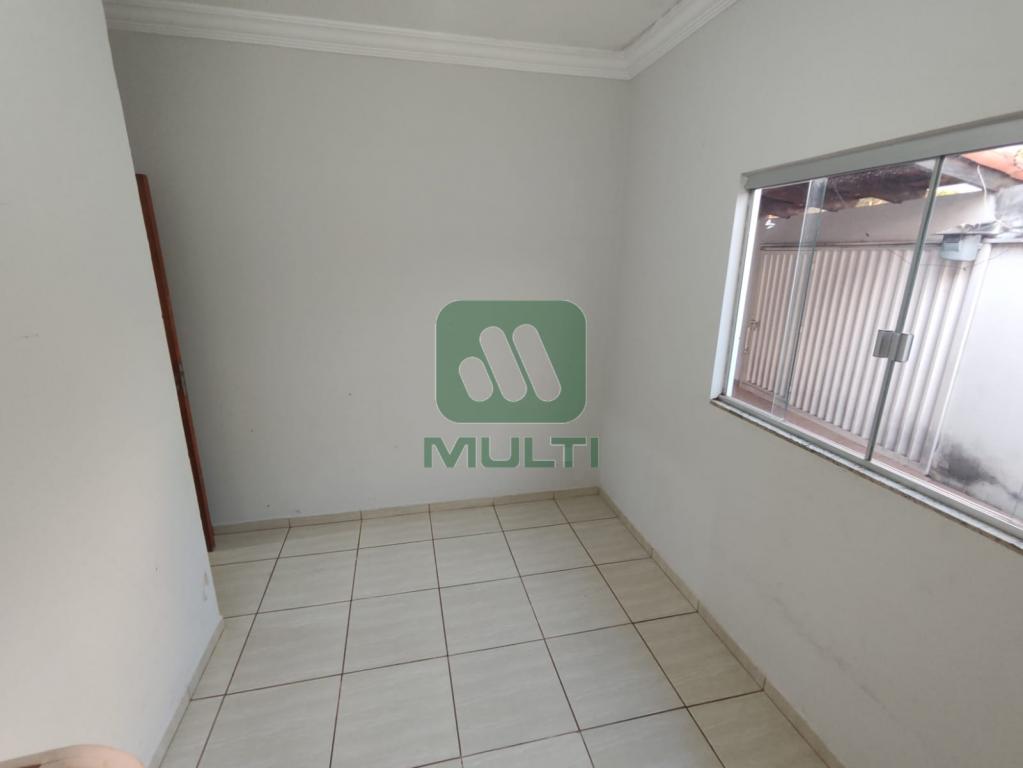 Casa à venda com 3 quartos, 70m² - Foto 12