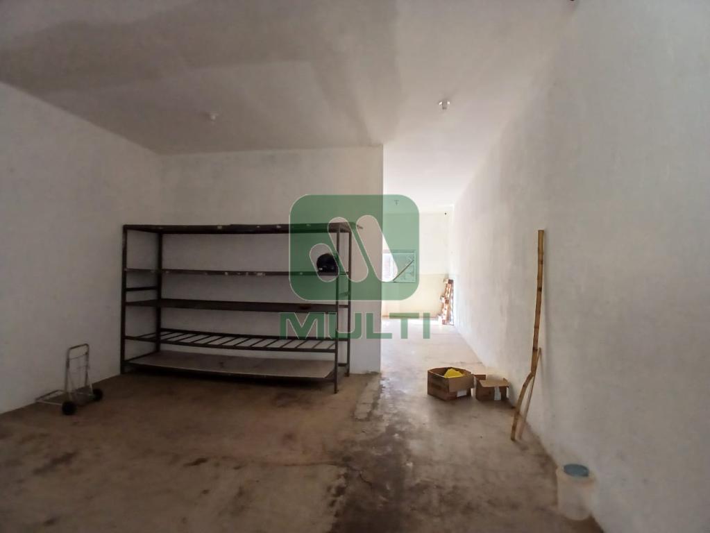 Casa à venda com 5 quartos, 180m² - Foto 9