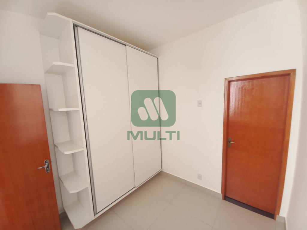 Casa à venda com 2 quartos, 55m² - Foto 12