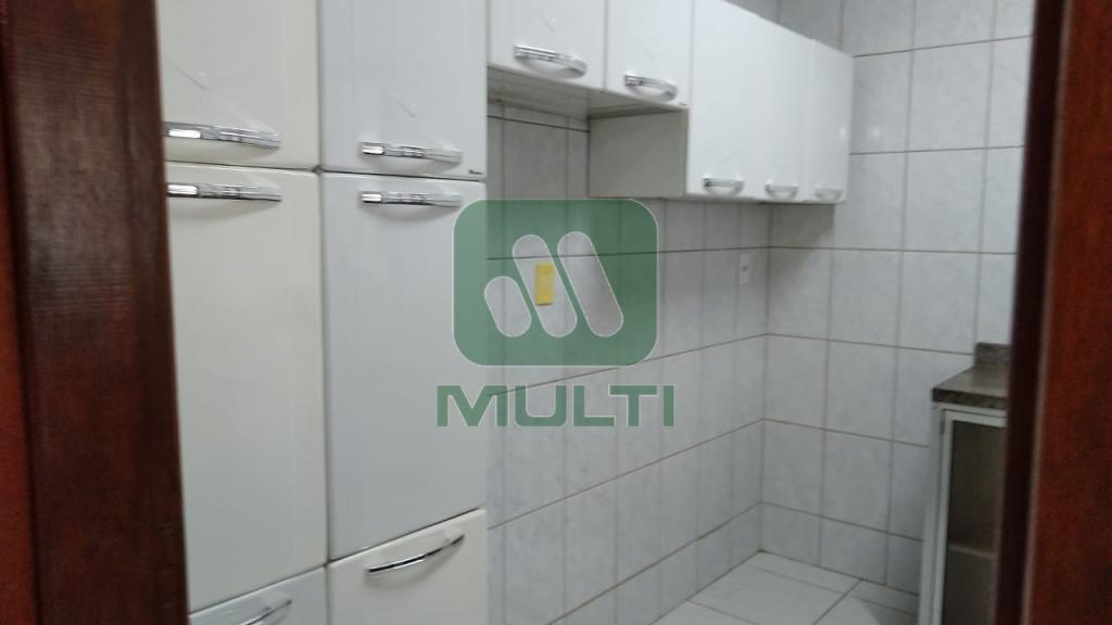 Apartamento à venda com 2 quartos, 68m² - Foto 11