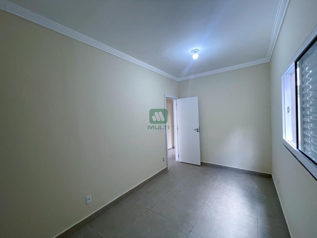 Casa à venda com 3 quartos, 80m² - Foto 13