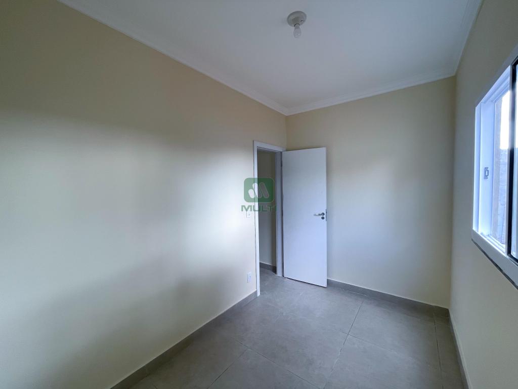 Casa à venda com 3 quartos, 80m² - Foto 14