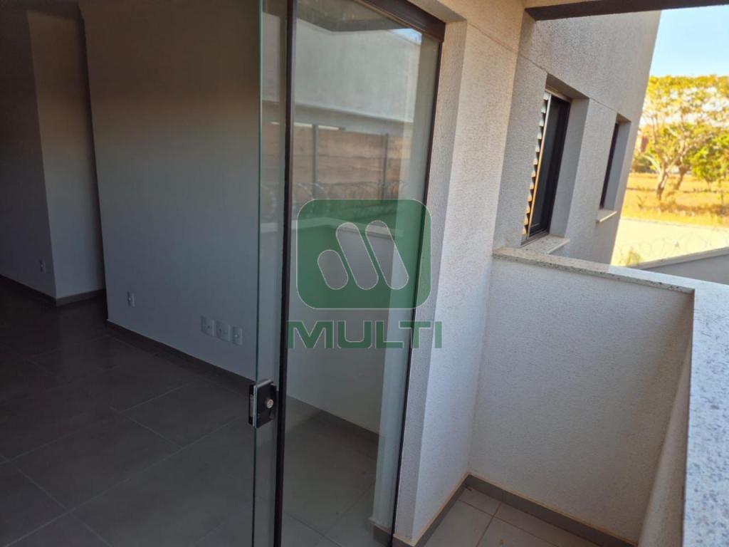 Apartamento à venda com 3 quartos, 68m² - Foto 3