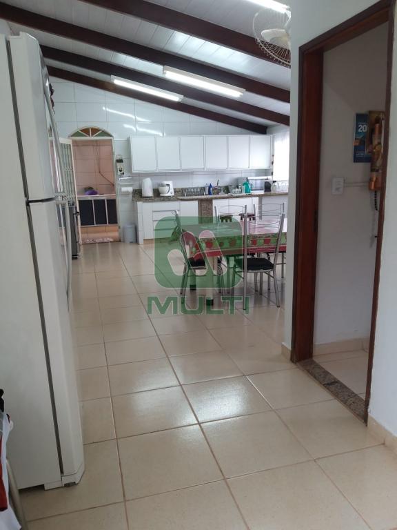 Casa à venda com 4 quartos, 260m² - Foto 8